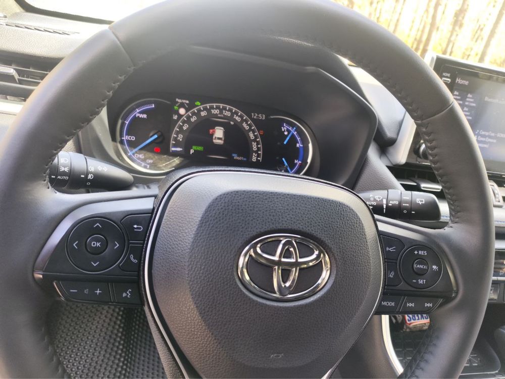 Продам Toyota RAV 4 hybrid