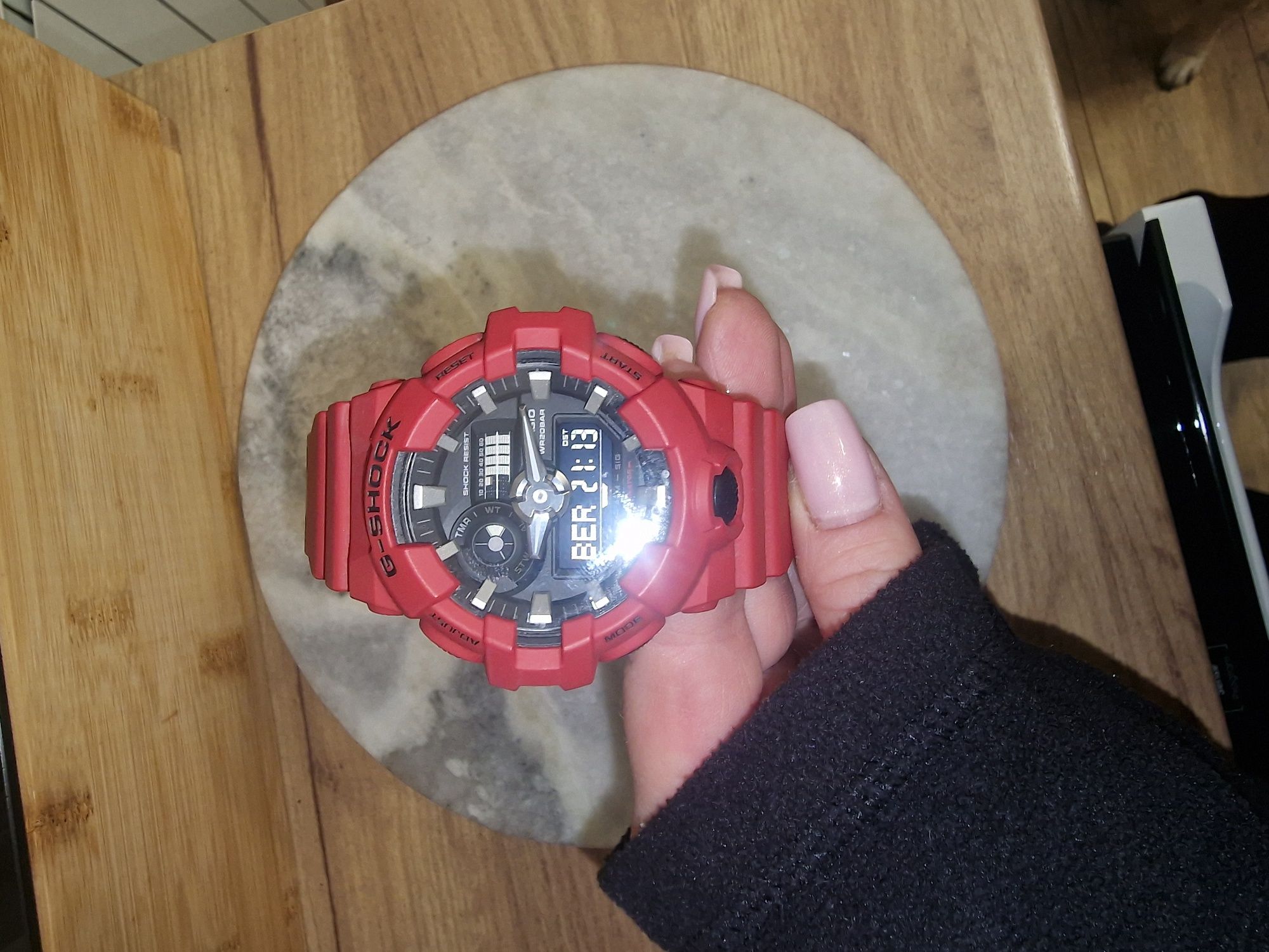 Zegarek Casio  g-shock czerwony
