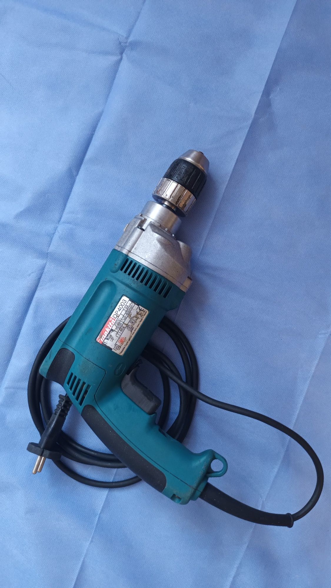 Дрель шуруповерт Makita DP4003