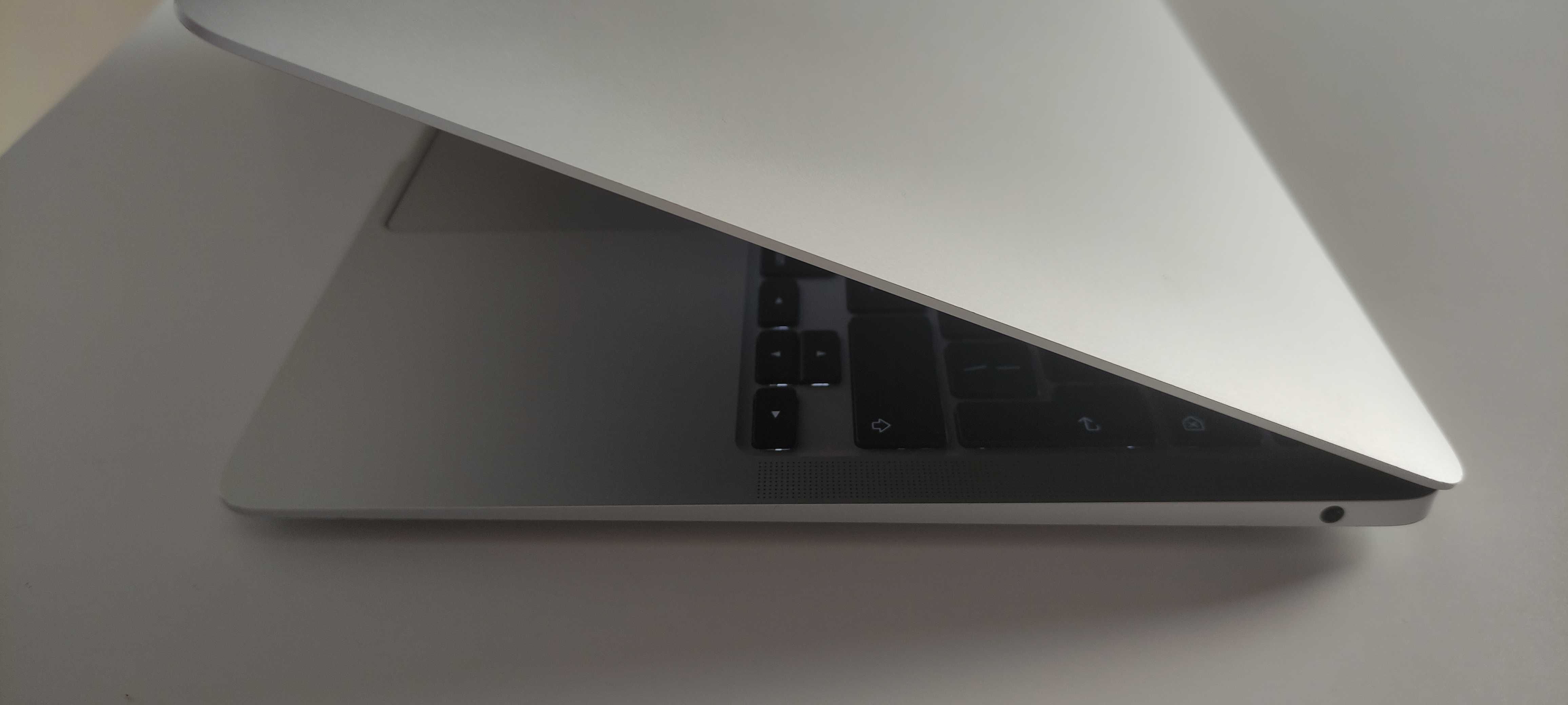 MacBook air 13" 2020 (16GB 256GB SSD i5 núcleo quádruplo) ótimo estado