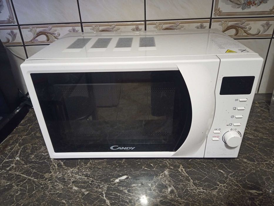 Kuchenka mikrofalowa Candy