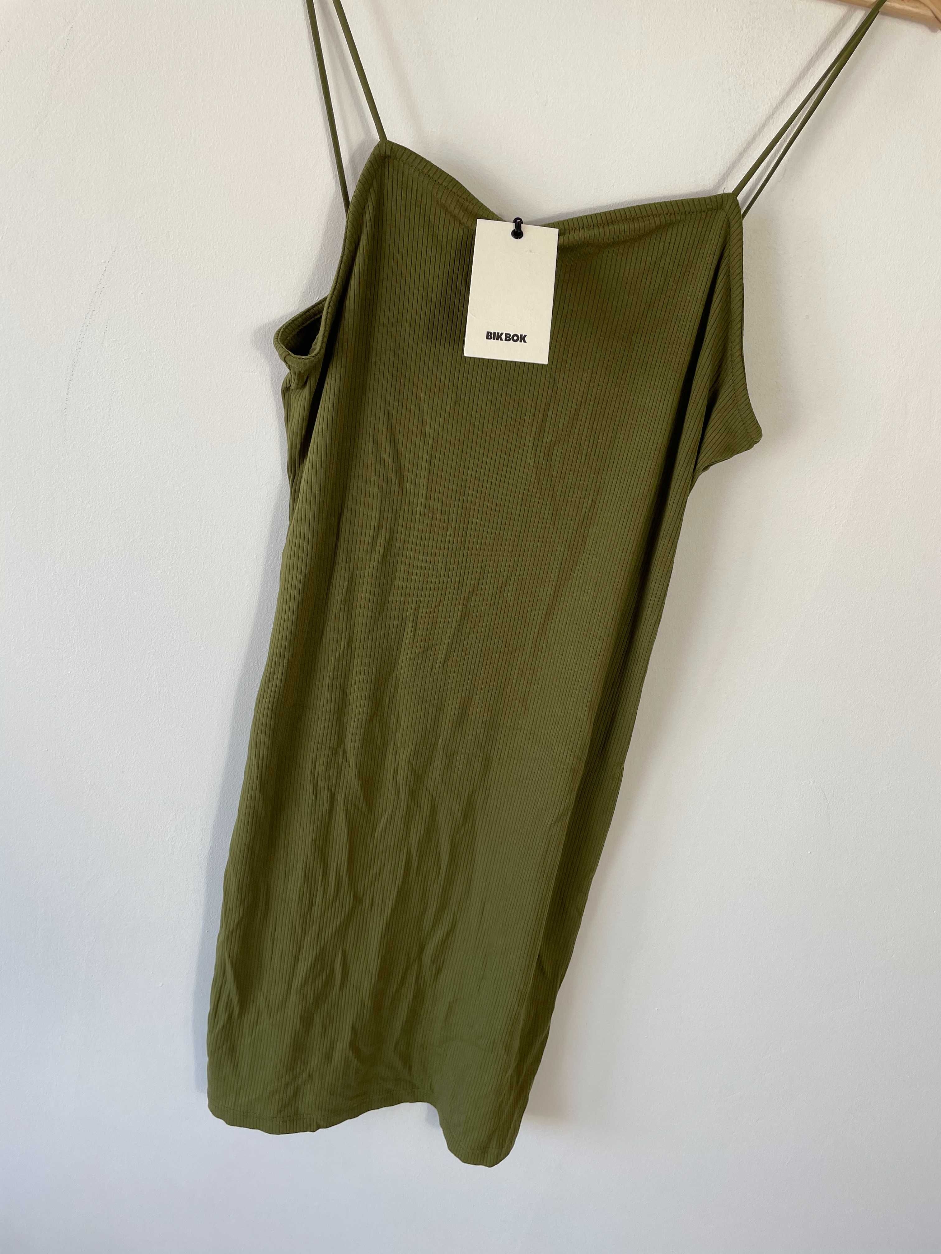 L 40 Bik Bok sukienka prążkowana midi khaki 95% wiskoza rozciągliwa