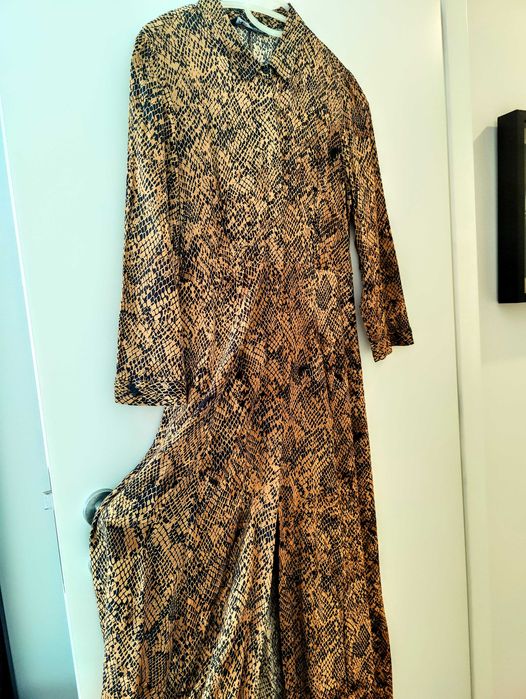 Vestido comprido camiseiro, padrão animal, Zara