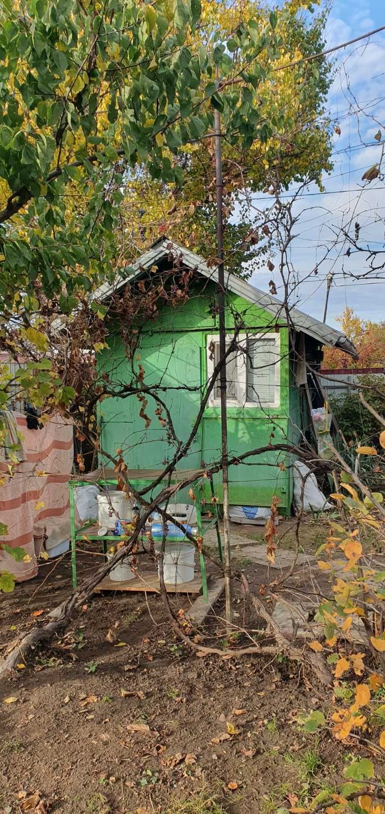 Дачный участок с домиком в Марьяновке.