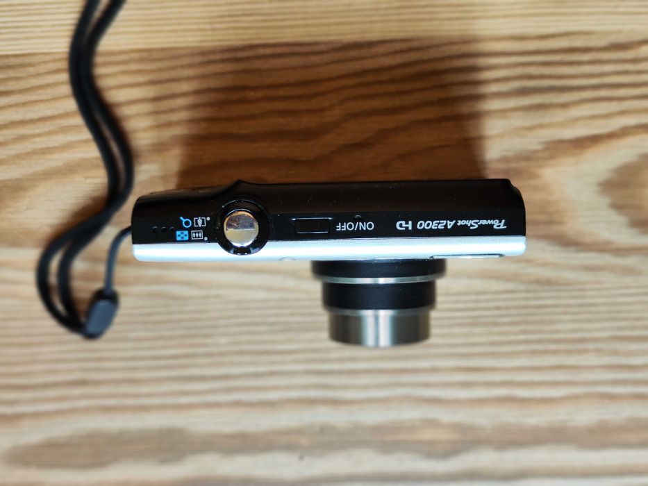 Máquina fotográfica Canon de 16 megapixels A2300