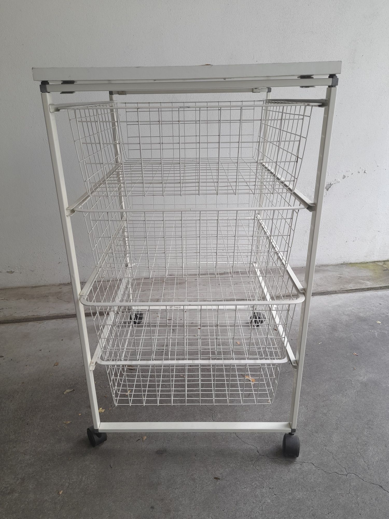 Mesa apoio ikea pra venda