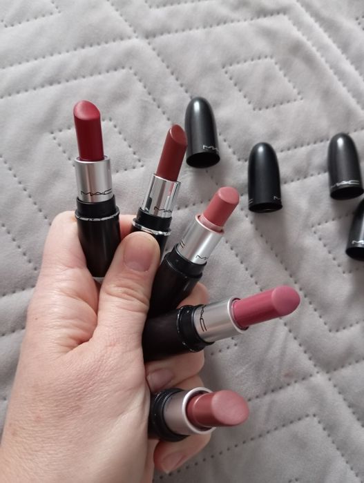 MAC szminki matowe błyszczące różne kolory