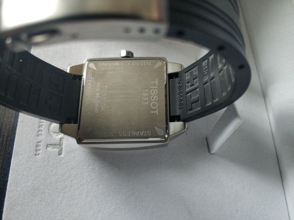 Годинник Tissot Quadrato