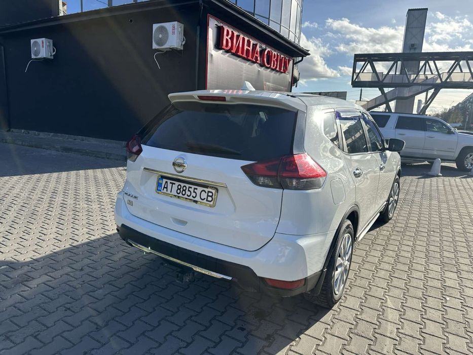 Nisan roge в хорошому стані конфетка а не машина.