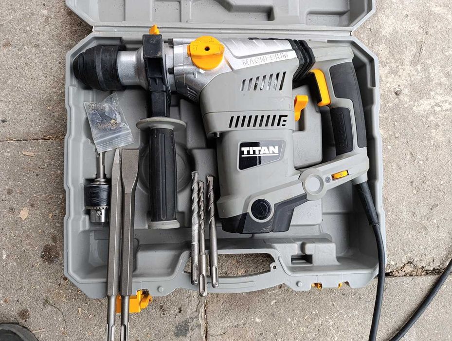 Młot udarowy młotowiertarka SDS+ Titan 1500W 8J + dłuta akcesoria