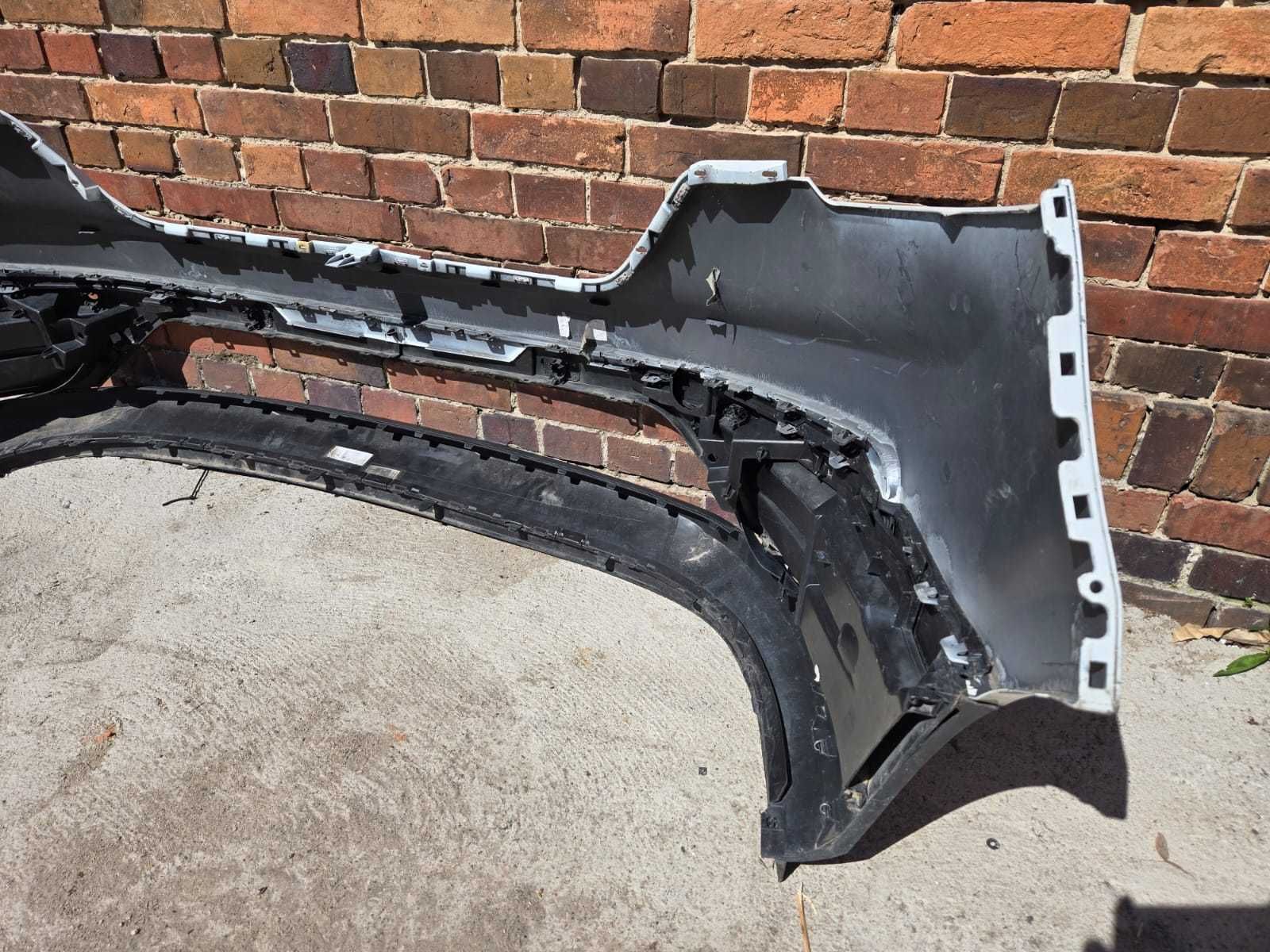 Zderzak Przód Przedni Renault Trafic IV 4 21- Kratki Pdc Oryginał