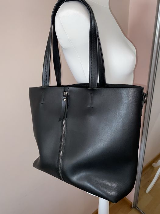 Чорна сумка в гарному стані