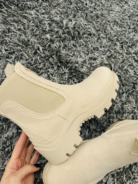 Стильні бежеві черевики, чоботи челсі Guess оригінал!