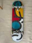 Skate Jart 8.125’ c/ Independent trucks 139mm