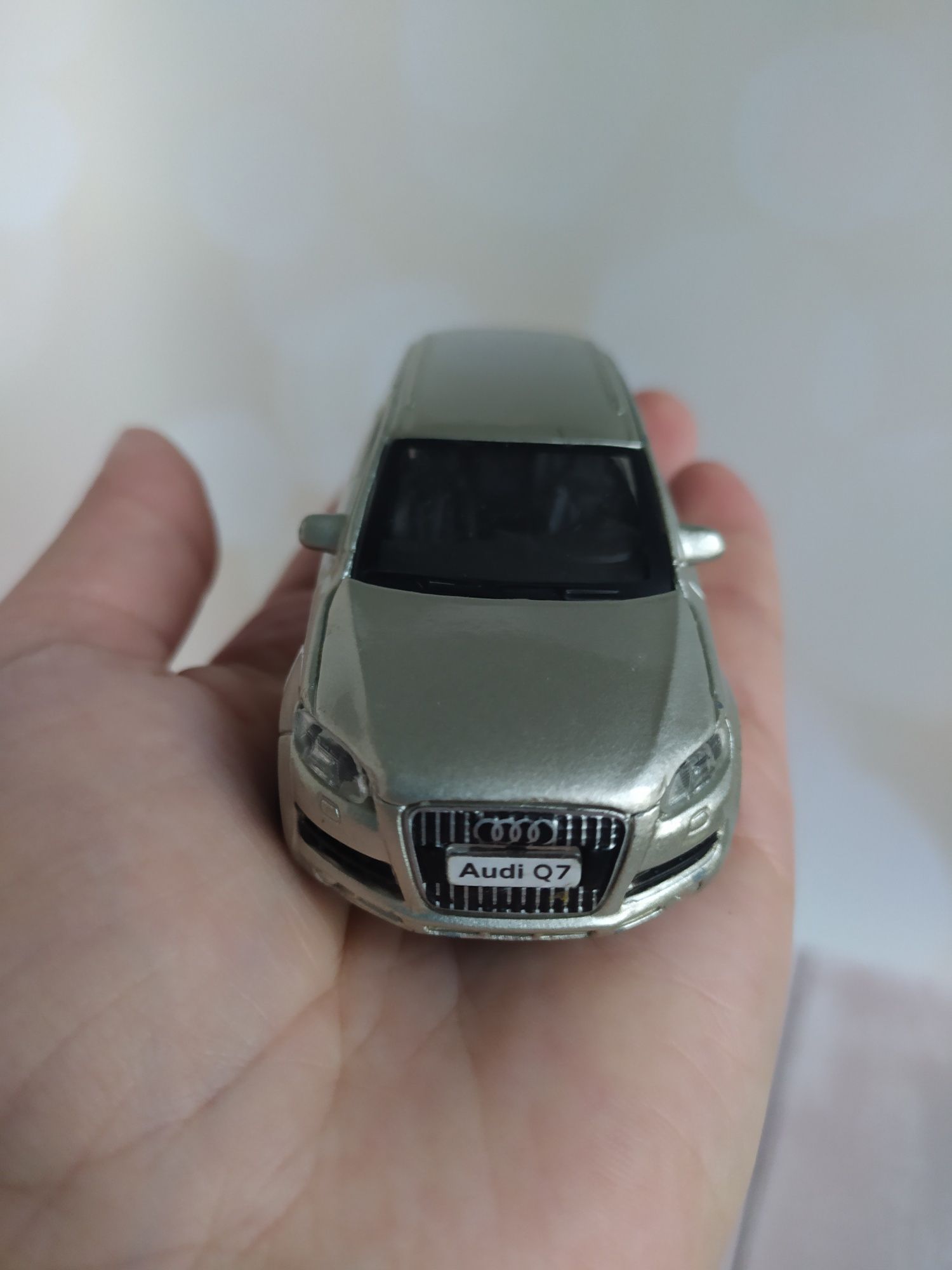 Bburago Audi Q7 1:43