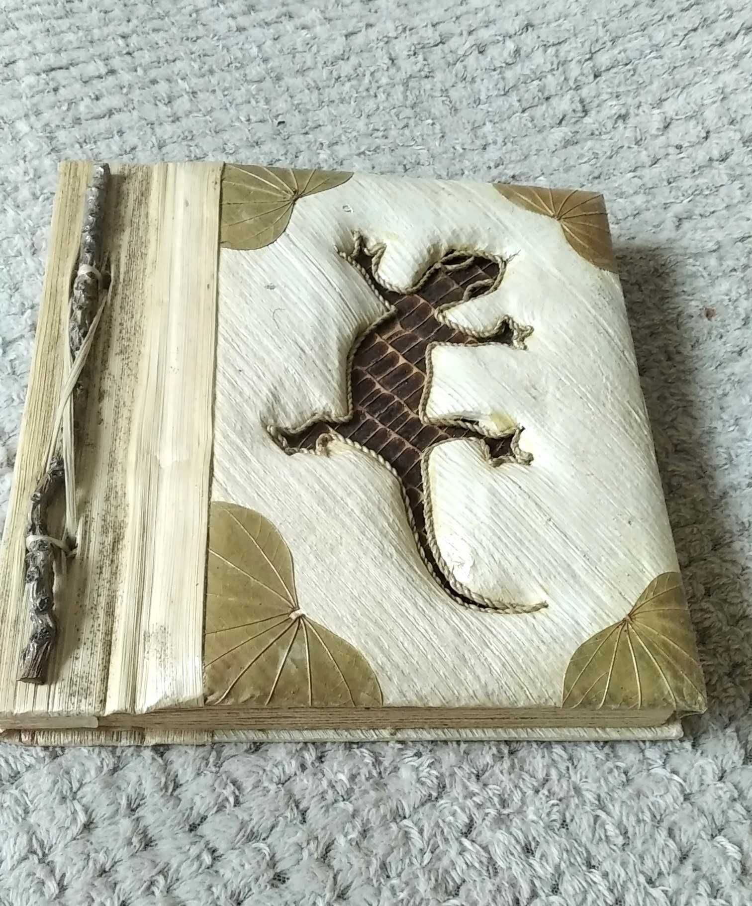 Album hand-made z salamandrą naturalne materiały