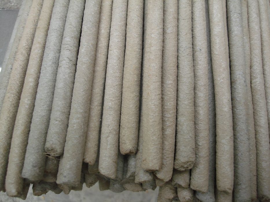 Ебоніт-для виробів. у вигляді бус.чіток  - пруток круглий 7,5-8-9 мм.