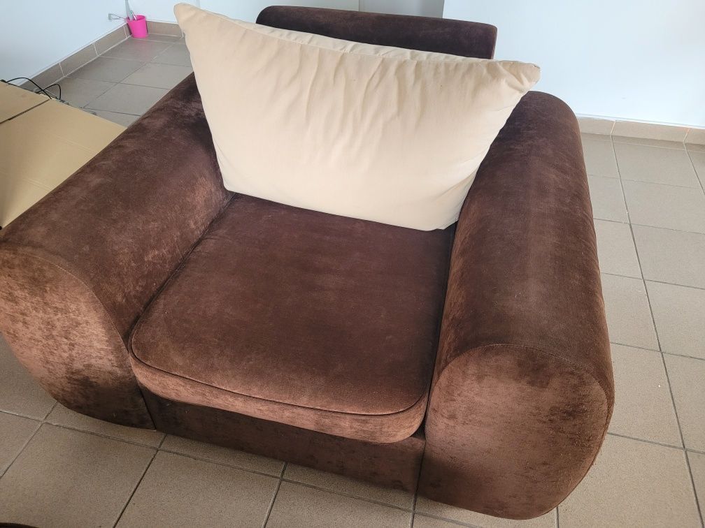 Sofa, fotele, pufa komplet bardzo solidny
