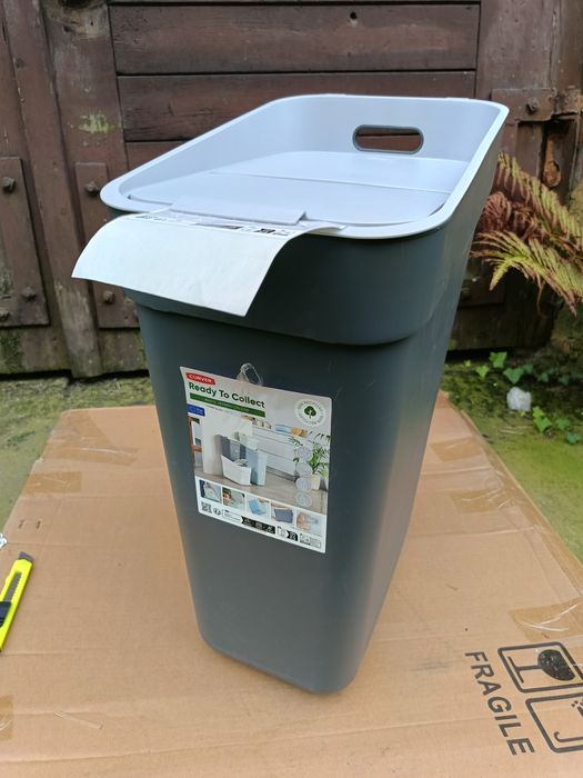 Kosz na odpady i śmieci