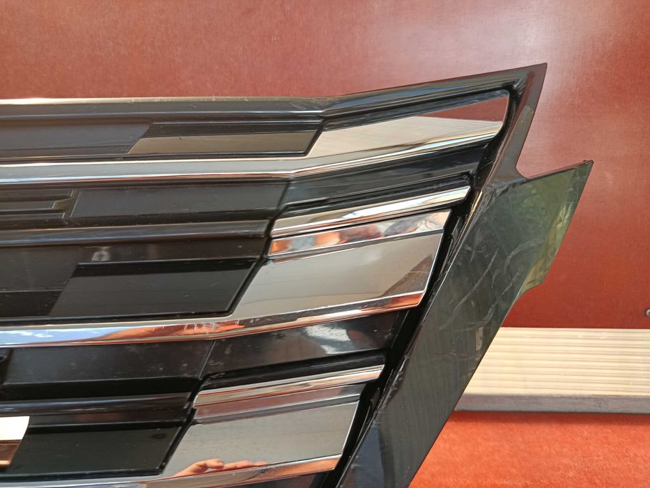 Передня решітка Nissan rogue t33, з 2024 р.
