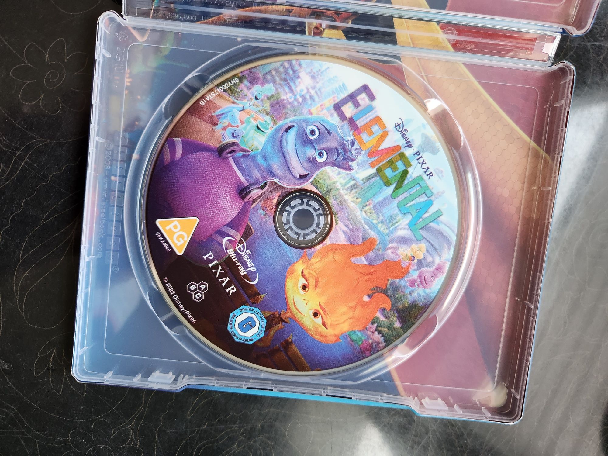 Elemental / między nami żywiołami - kolekcjonerska płyta dvd blue-ray