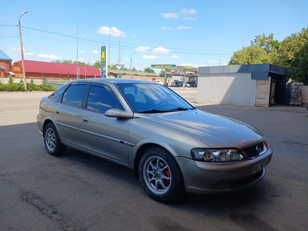 Opel Vectra b ,1,6 GBO