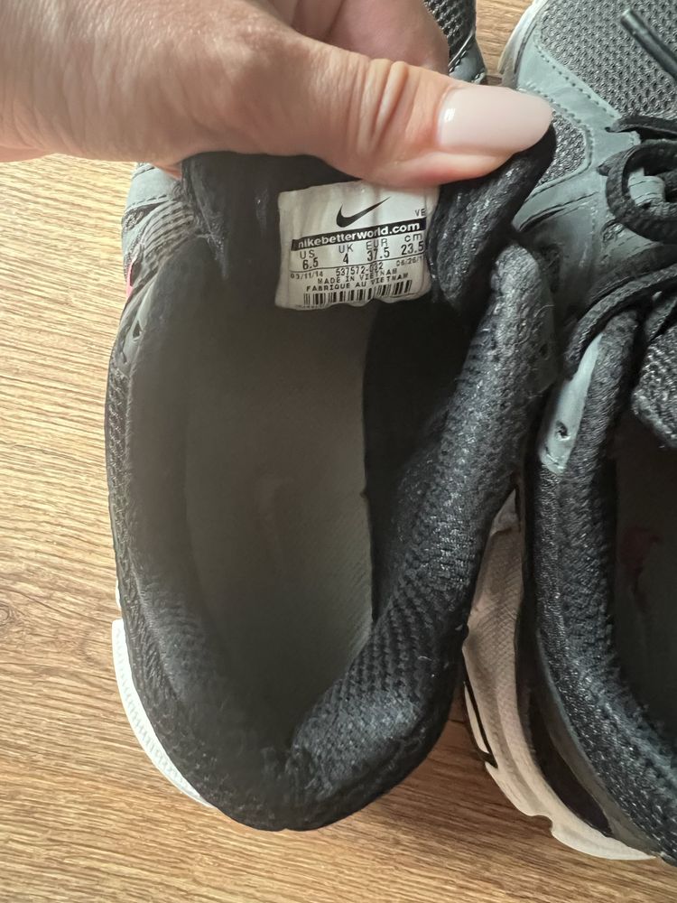 Buty sportowe do biegania czarne różowe Nike 37,5 cm