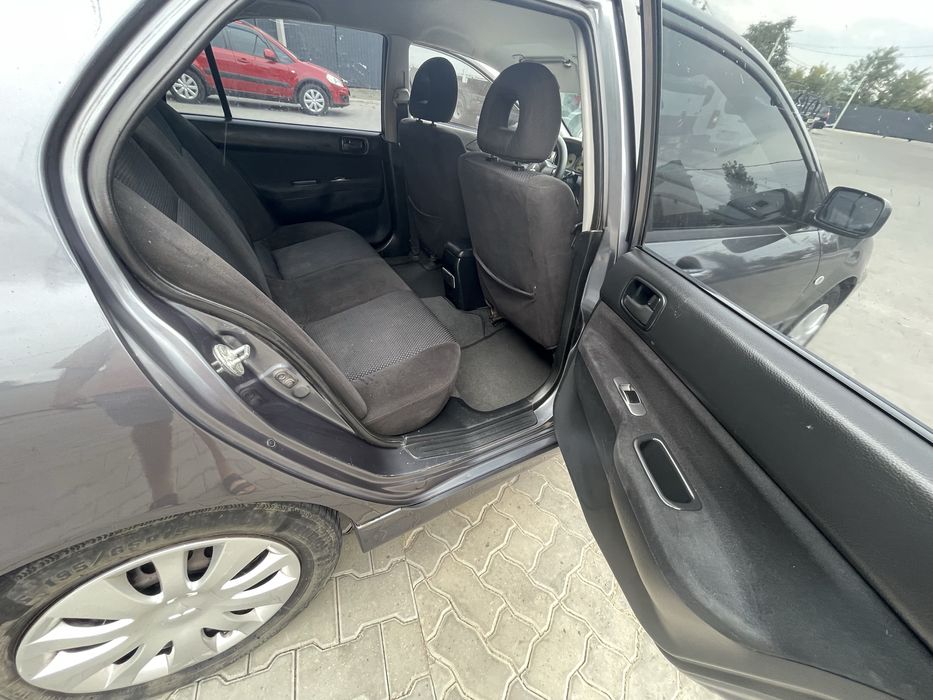 Mitsubishi Lancer 1.6 газ клімат
