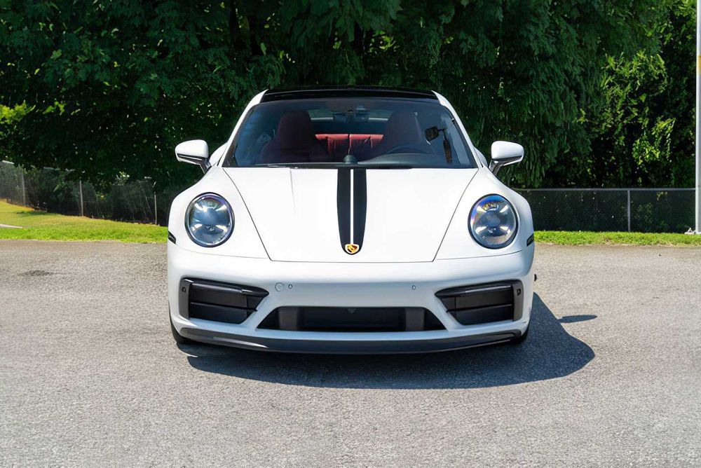 Porsche 911 Carrera      2022