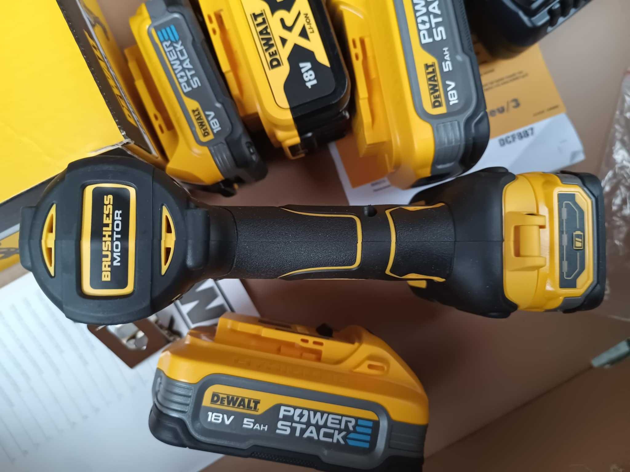 Zakrętarka DeWalt DCF887 + zestaw 10 bitów udarowych PZ1 PZ2 PZ3