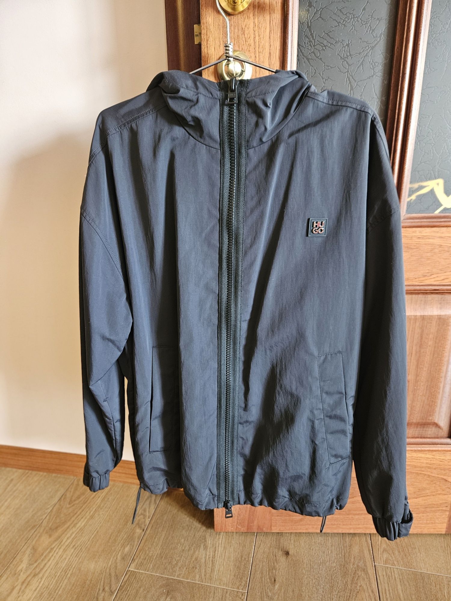 Оригінал куртка Hugo Boss.