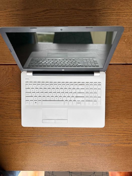 HP AMD A9-9420 8GB RAM 500 HDD R5 15.6" Windows 10 64-Bit 15-bw021np