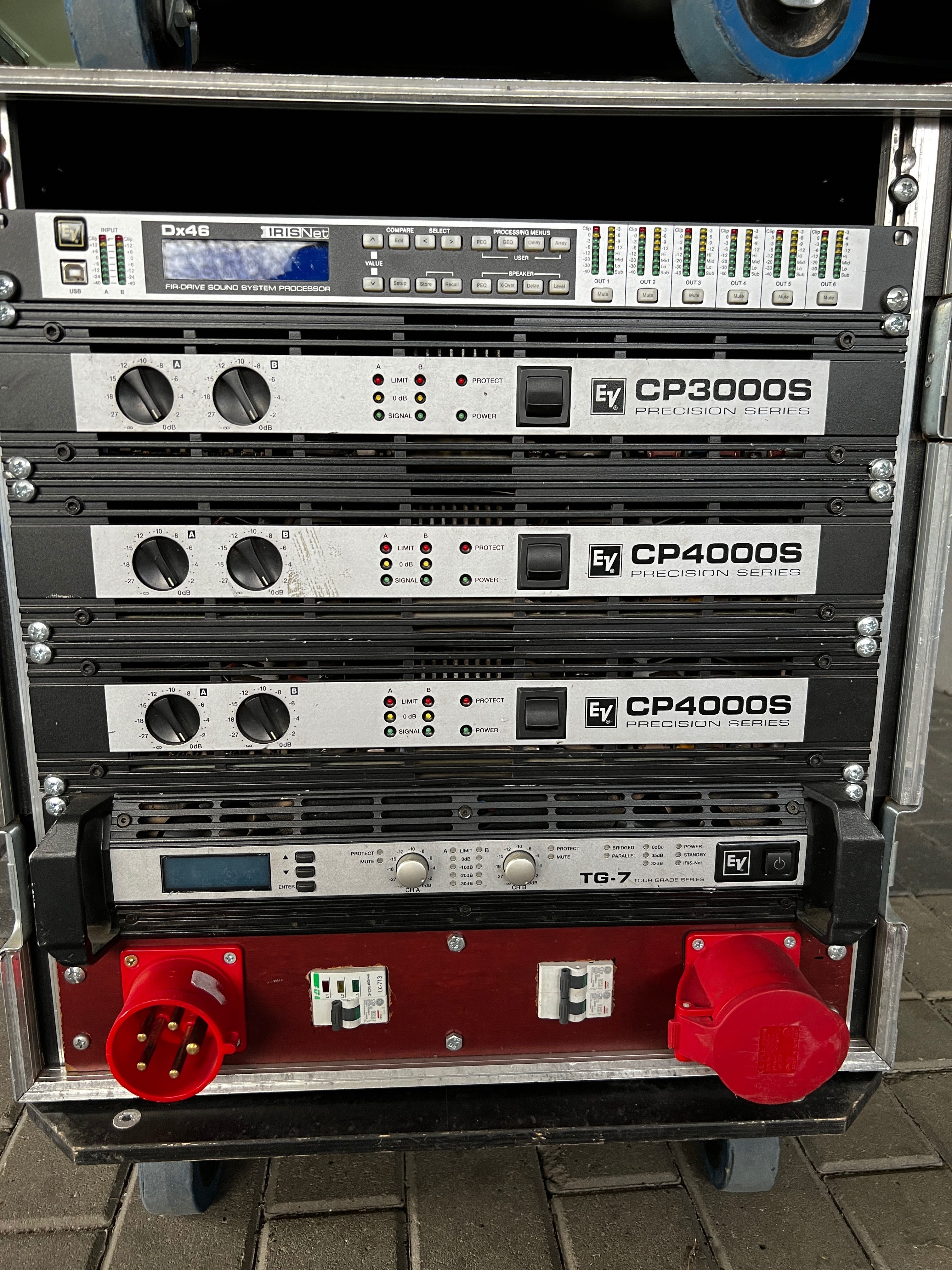 zestaw nagłośnienia liniowy system electro voice XLD281 liniówka