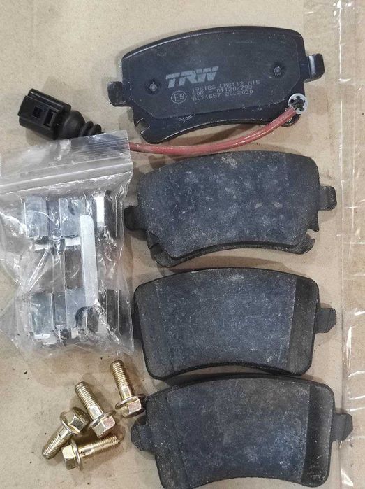 Гальмівні колодки TRW GDB1557 тормозные колодки