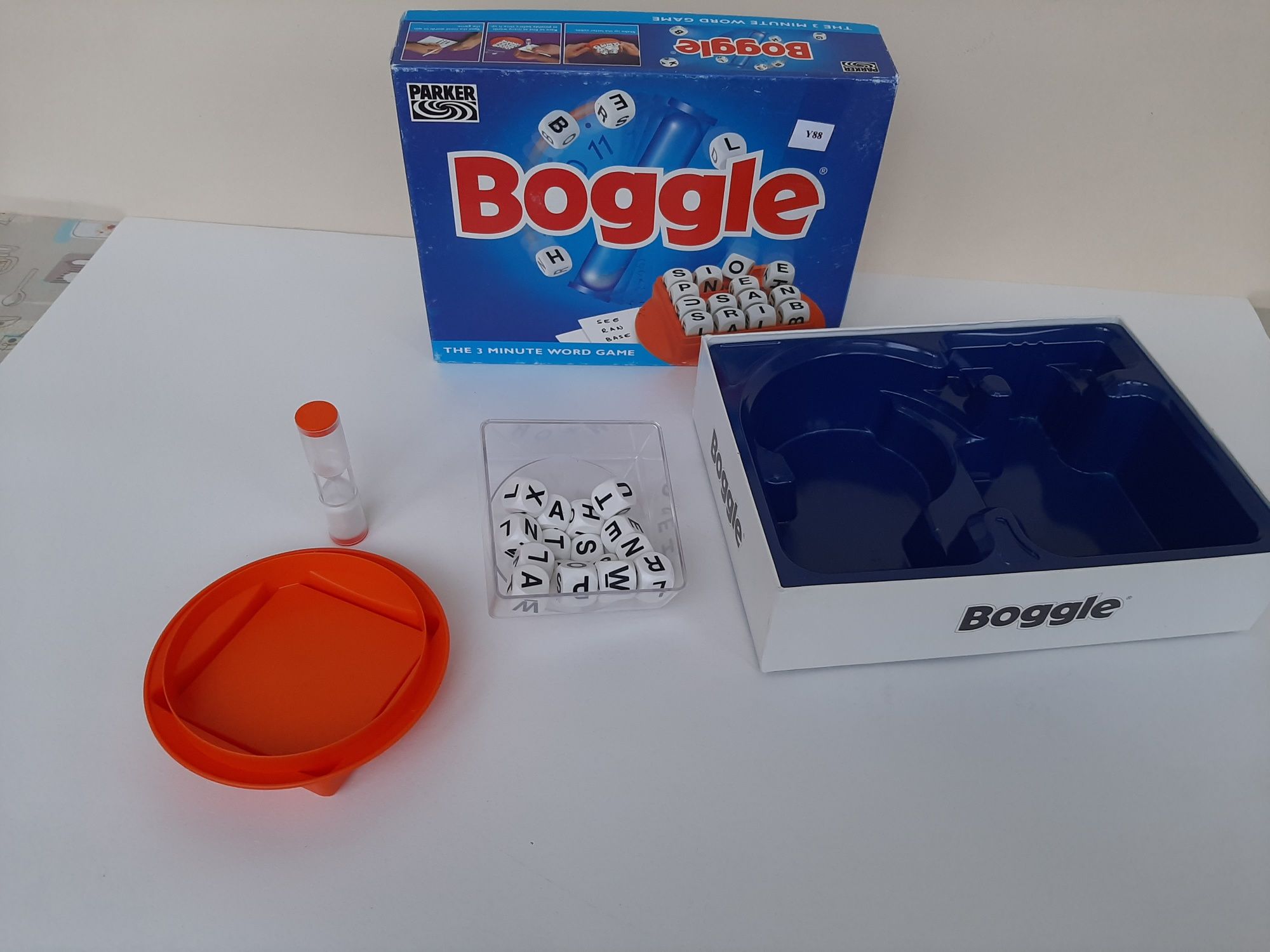 Boggle розвиваюча гра на складання слів з літер англійською