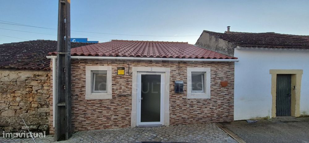 Moradia T2 Térrea Remodelada | Open Space | 2 WC | Alcobaça / Ataíj...