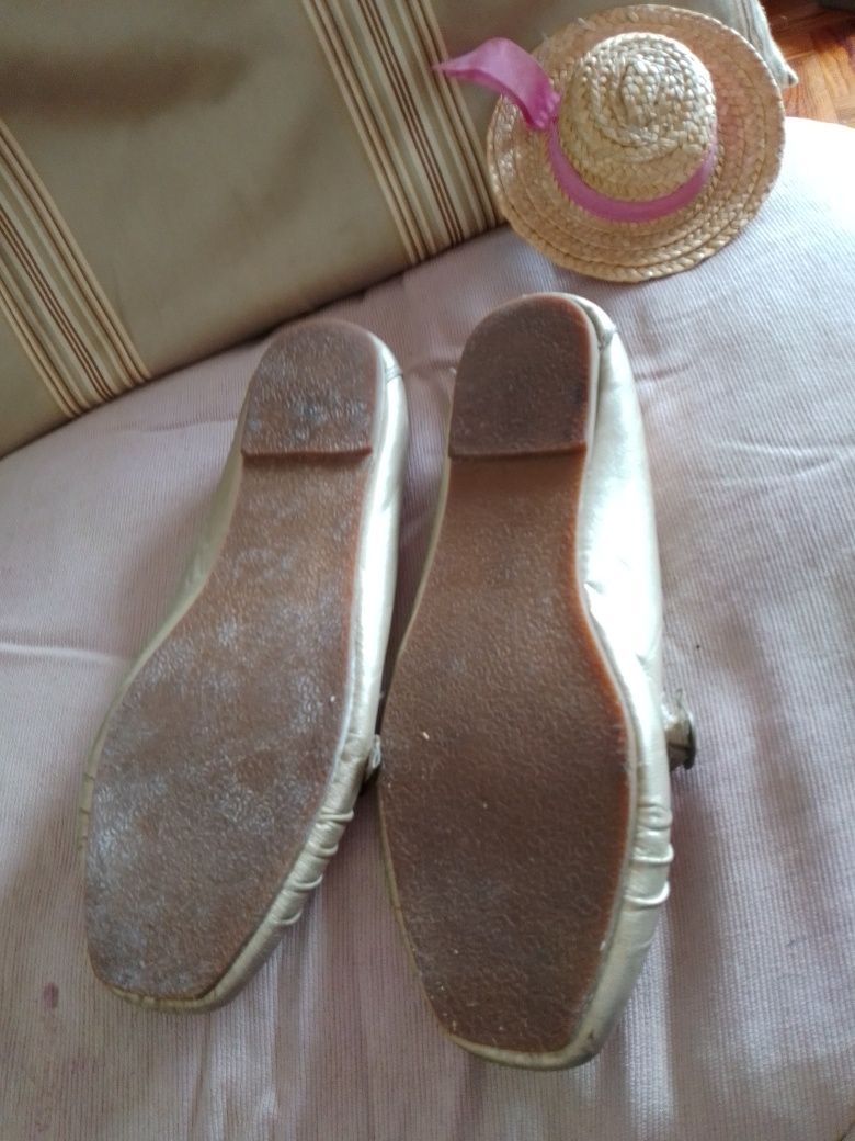 Quer casar?Então case calçada-Sapatos Haity Novos15E-Pochette5EDesde3E