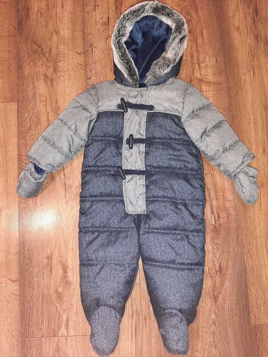 Kombinezon zimowy chłopięcy  6-9 miesięcy ocieplany z rękwicami