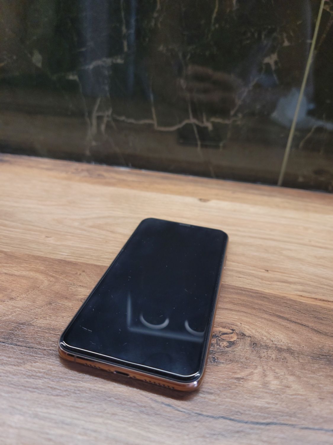 Iphone 11 pro max весь в родном ещё