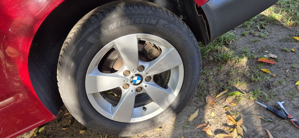 Koła wielosezonowe 17" 5x120. BMW. Transporter T5. Opony Michelin