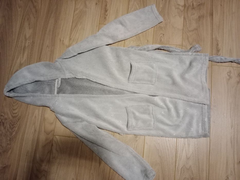 Szlafrok dzewczęcy. Rozmiar 146