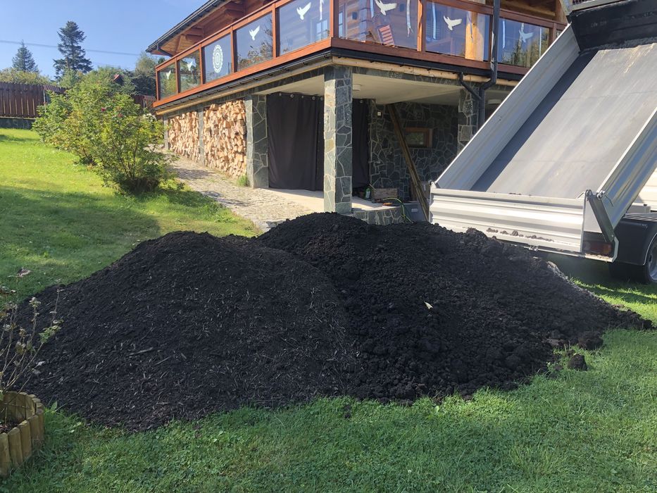 Ziemia ogrodowa czarnoziem kompost humus przesiewana warzywa rośliny