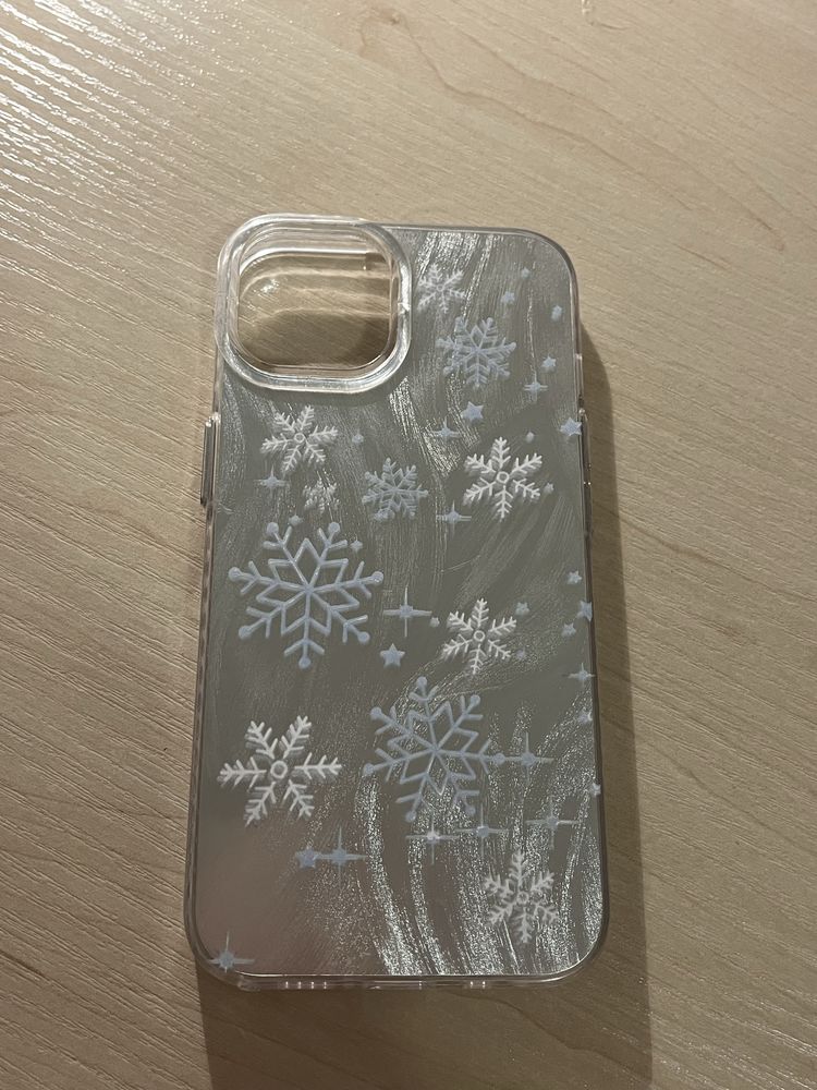 zimowe srebrne etui na iphone 13