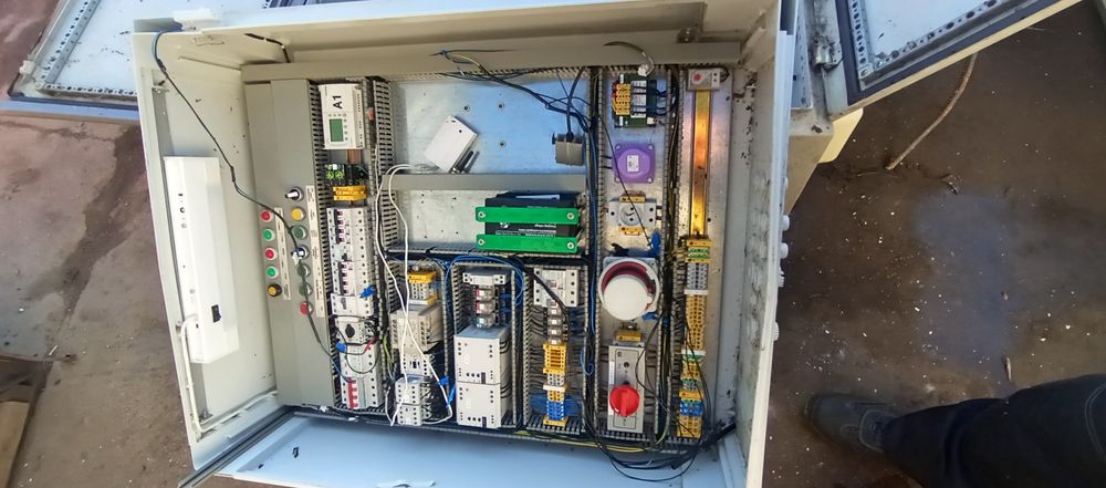 skrzynka sterownicza rozdzielnica elektryczna, sterująca