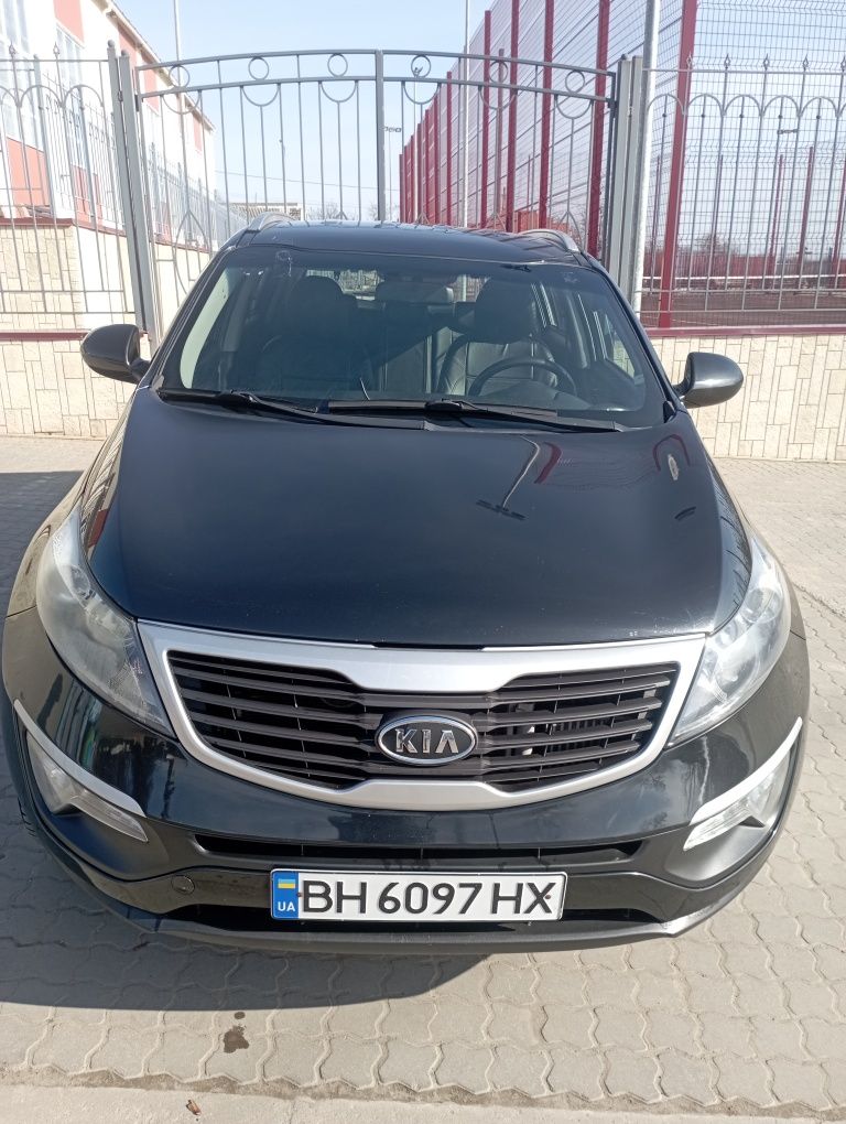 Продам машину Kia Sportage