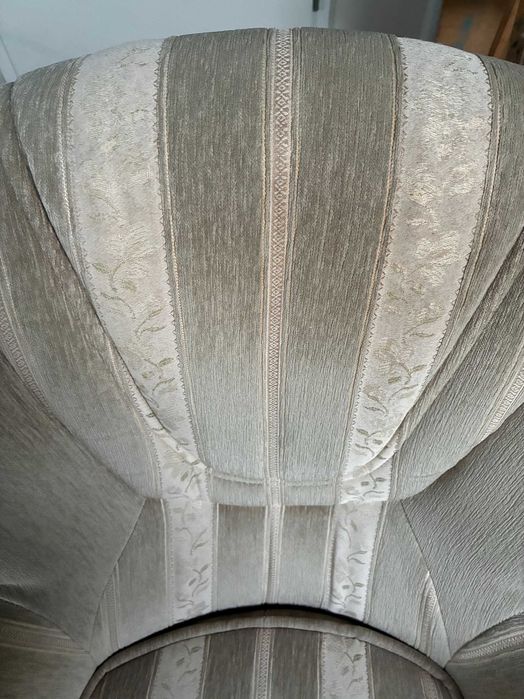 Klasyczny stylowy fotel uszak - vintage, używany