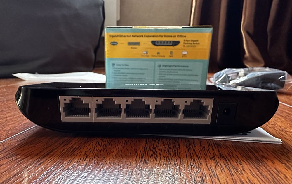 Комутатор TP-LINK tl-sg1005d