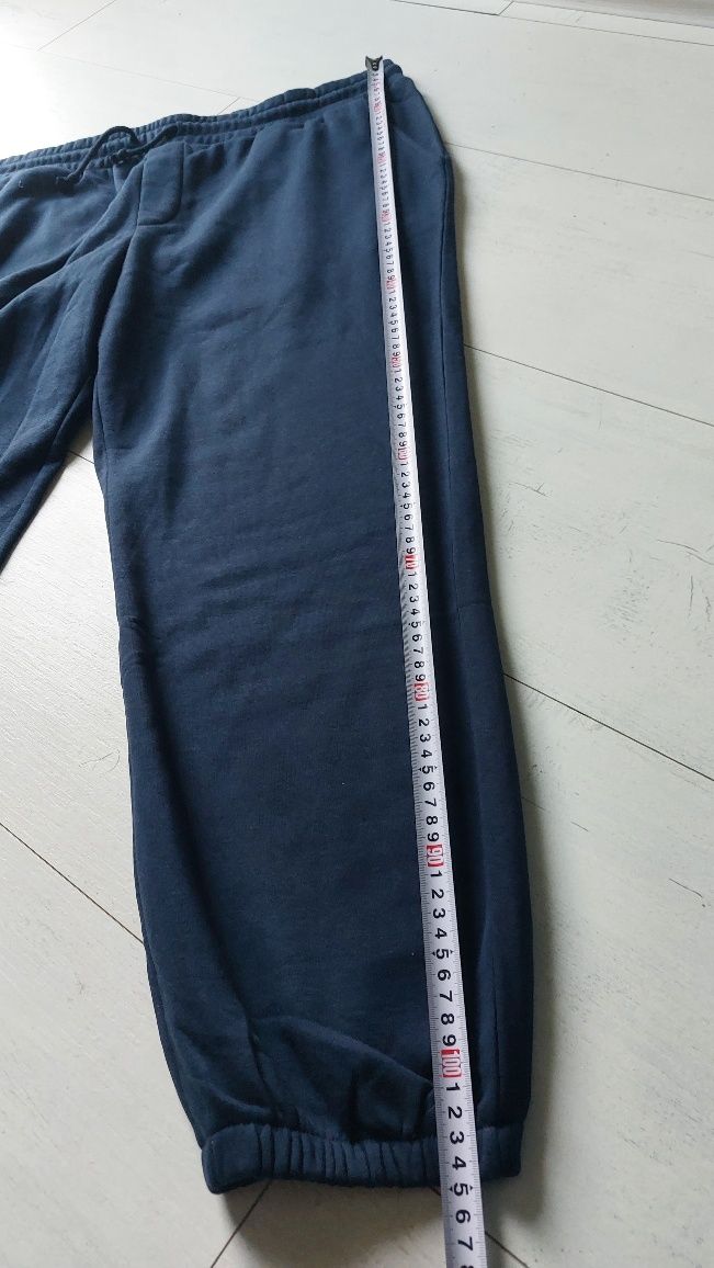 Nowe spodnie dresowe gruby materiał Jack&Jones 42