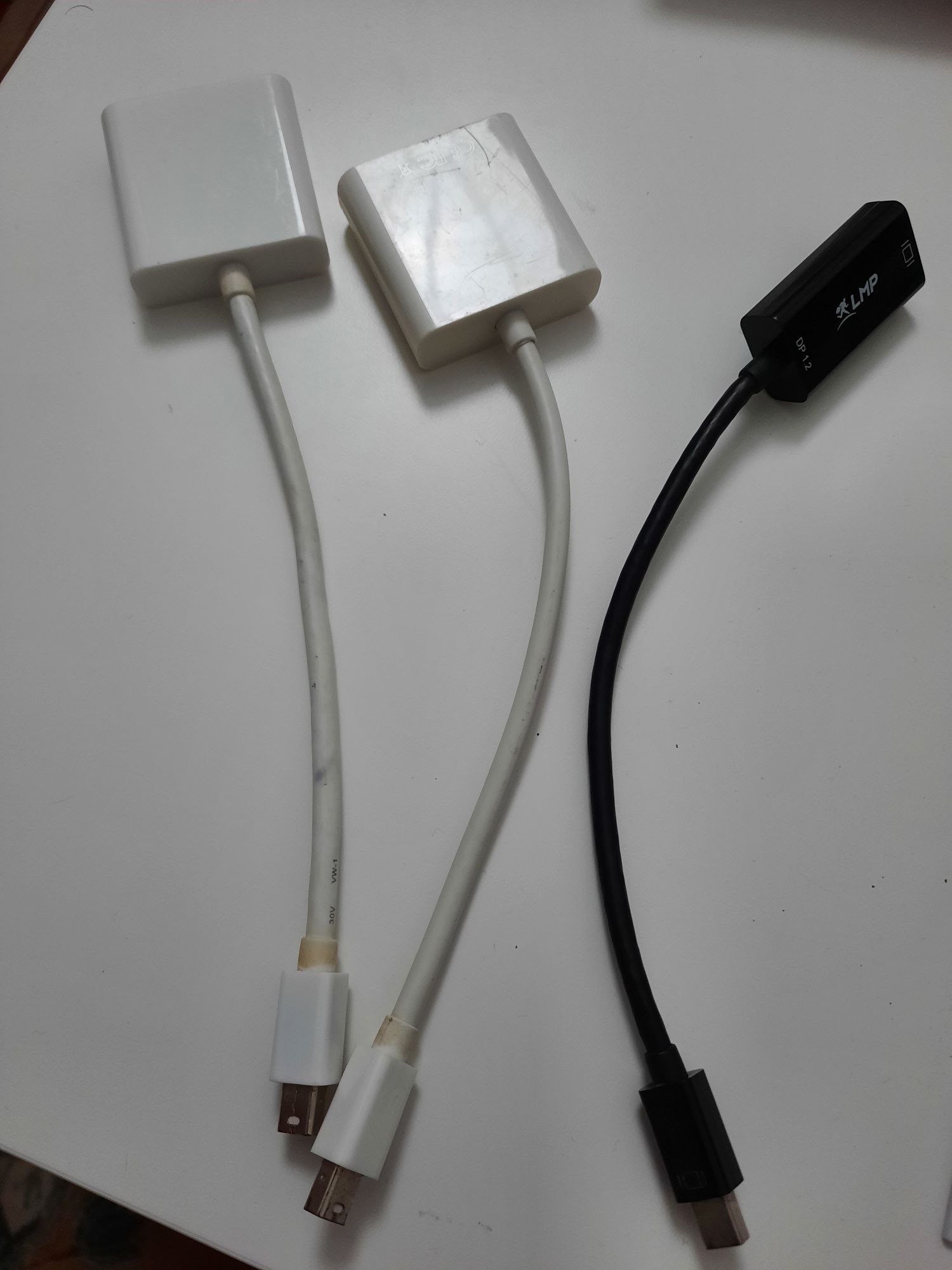 Adaptadores VGA e HDMI para Minidisplay port