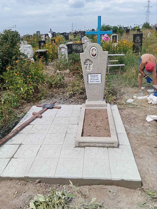 Гранитные памятники